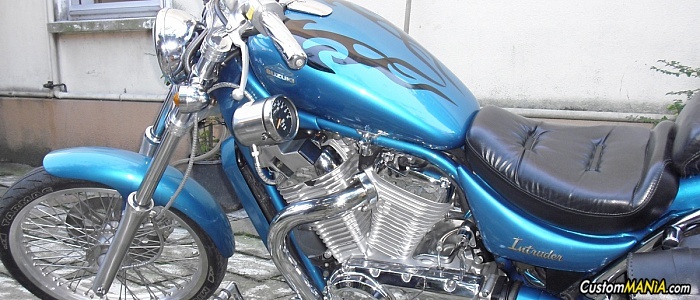 suzuki-intruder-800