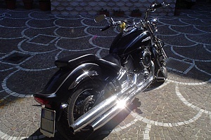 yamaha-xvs-1100-drag-star