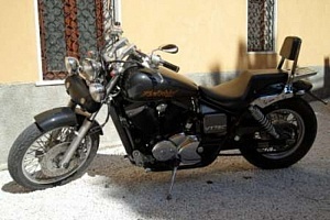 honda-vt-750-black-widow