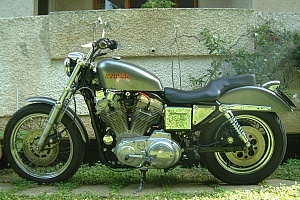 harley-davidson-sportster-xl883-hugger