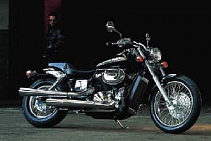 honda-vt-750-black-widow