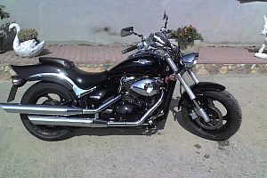 suzuki-intruder-800