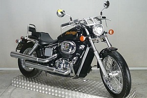 honda-vt-750-black-widow